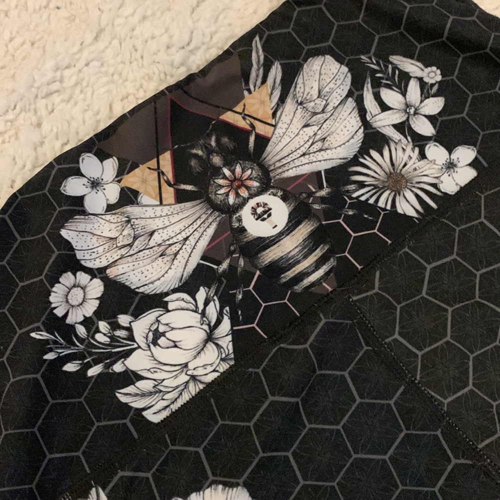 Yoga Democracy Eco-Friendly Honeycomb Bee Leggings